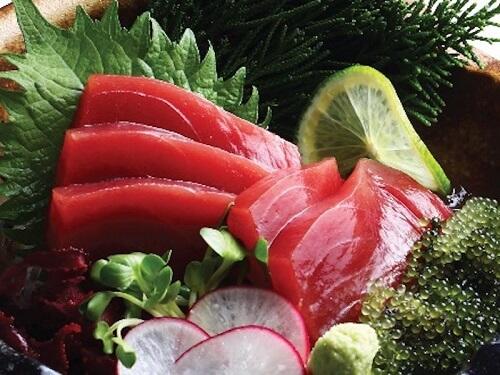 cá ngừ sashimi
